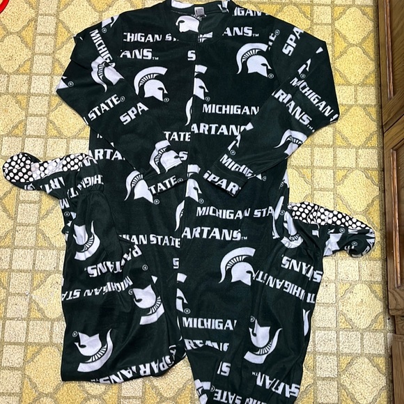 Collective Concepts Other - EUC Fleece Michigan State Spartans footed pajamas